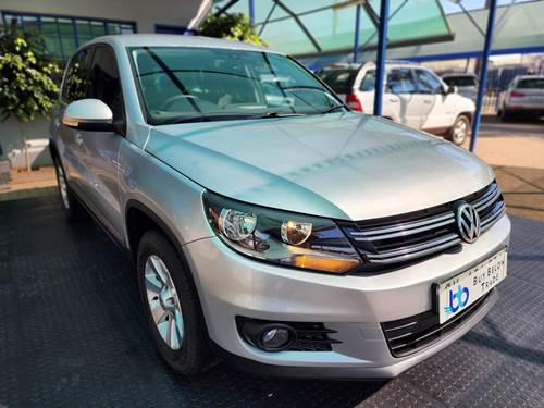 Volkswagen (VW) Tiguan II 2.0 TDi 4Motion Sport and Style DSG