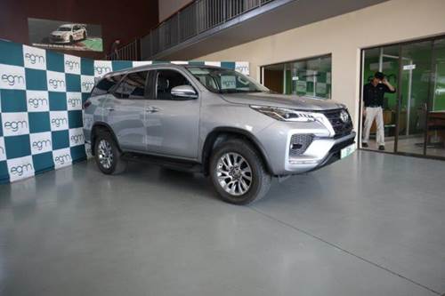 Toyota Fortuner V 2.8 GD-6 Raised Body Auto