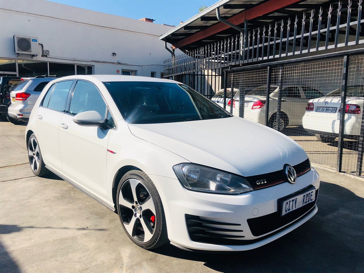 Volkswagen (VW) Golf 7 GTi 2.0 TSi for sale - R 300 000 | Carfind.co.za