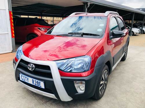 Toyota Etios Cross 1.5 Xs Hatch