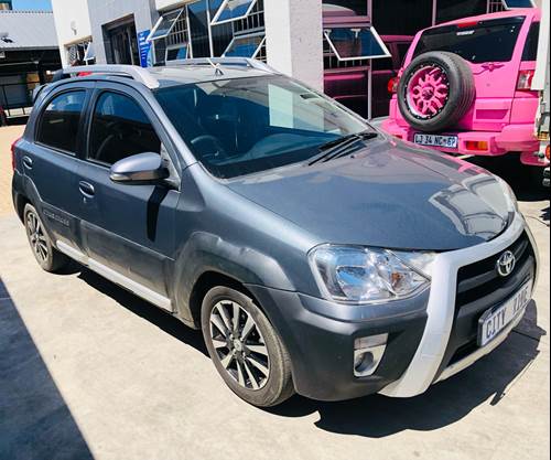 Toyota Etios Cross 1.5 Xs Hatch