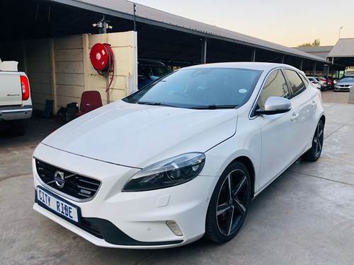 Volvo V40 T3 R-Design