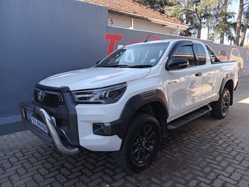 Toyota Hilux 2.8 GD- 6 RB Legend Extra Cab Auto for sale - R 395 000 ...