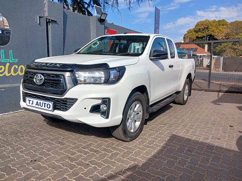 Toyota Hilux 2.4 GD-6 RB SRX Extra Cab 