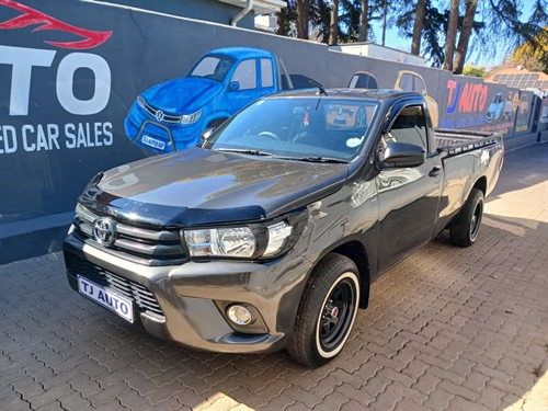 Toyota Hilux 2.4 GD 5MT Aircon Single Cab