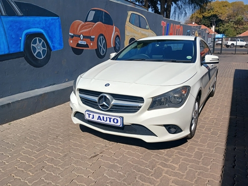 Mercedes Benz CLA 200 Auto