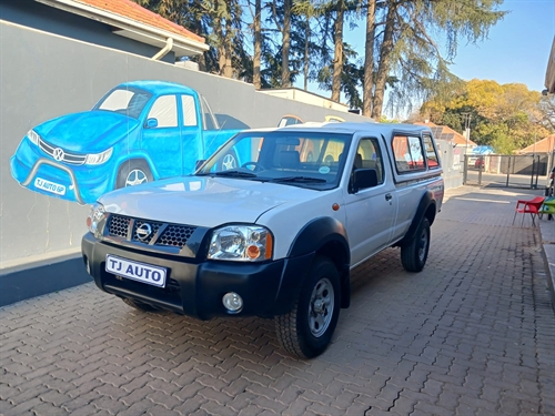 Nissan Hardbody NP300 2.4i Hi-Rider LWB