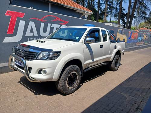 Toyota Hilux (Legend 45) 3.0 D-4D R/B Xtra Cab