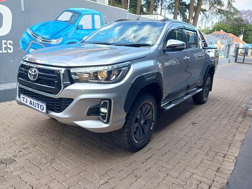 Toyota Hilux 2.8 GD-6 Raider Raised Body Double Cab Auto 4x4  