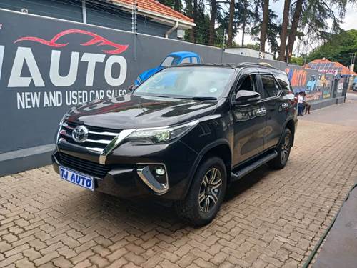 Toyota Fortuner IV 2.4 GD-6 Raised Body