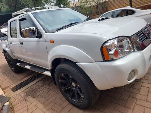 Nissan Hardbody NP300 2.5 TDi 4x4 Double Cab