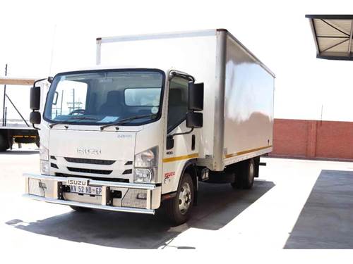 Isuzu NPR 400