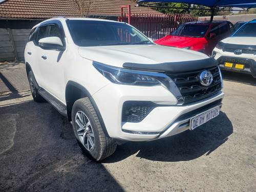 Toyota Fortuner IV 2.8 GD-6 Raised Body 4X4