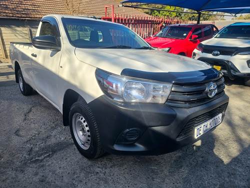 Toyota Hilux 2.4 GD 5MT Aircon Single Cab