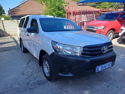 Toyota Hilux 2.4 GD 5MT Aircon Single Cab