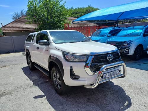 Toyota Hilux 2.4 GD-6 RB SRX Extra Cab 