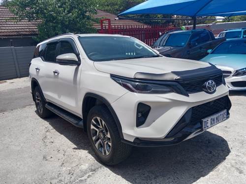 Toyota Fortuner IV 2.4 GD-6 Raised Body