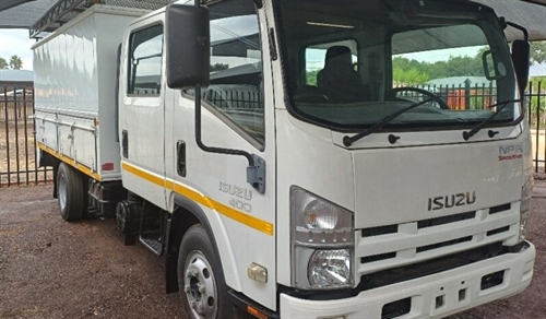 Isuzu NPR 400 - Auto / Manual Tansmission - Crew Cab