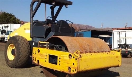 Bomag BW121D-40 (Road)