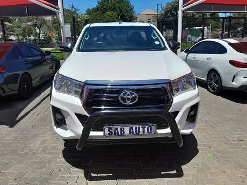 Toyota Hilux 2.4 GD 5MT Aircon Single Cab