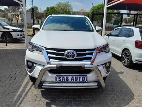 Toyota Fortuner IV 2.4 GD-6 Raised Body