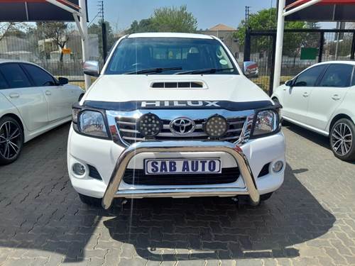 Toyota Hilux ( III) 2.5 D-4D VNT R/B Double Cab