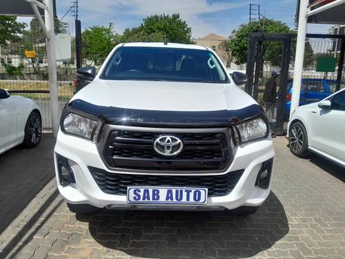 Toyota Hilux 2.4 GD-6 RB SRX Extra Cab 