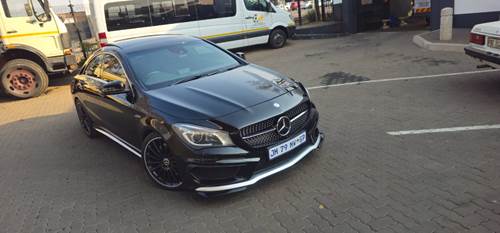 Mercedes Benz AMG CLA 45 7G- DCT