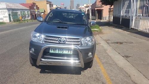 Toyota Fortuner III 3.0 D-4D 4x4 Auto Heritage Edition