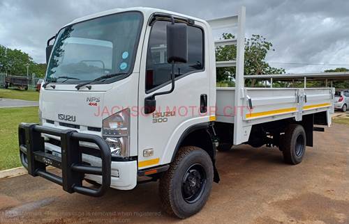 Isuzu NPS 300 - 4 x 4