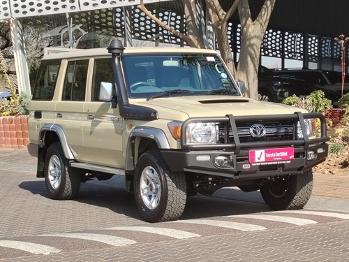 Toyota Land Cruiser 76 4.5 Diesel Station Wagon