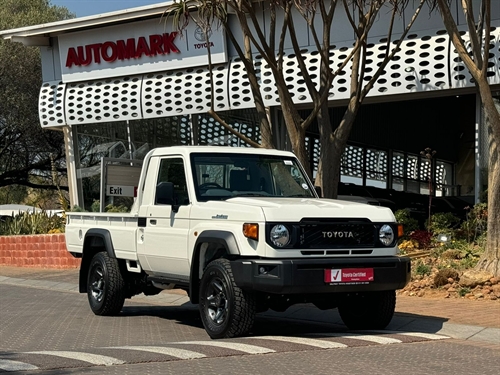 Toyota Land Cruiser 79 2.8 GD-6 Auto