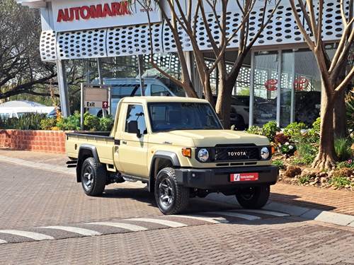 Toyota Land Cruiser 79 2.8 GD-6 Auto