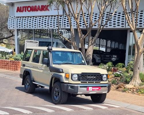 Toyota Land Cruiser 76 4.5 Diesel Station Wagon