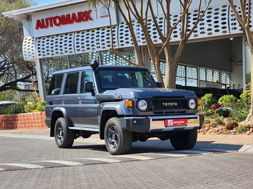 Toyota Land Cruiser 76 4.5 Diesel Station Wagon