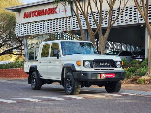 Toyota Land Cruiser 79 2.8 GD-6 Double Cab Auto