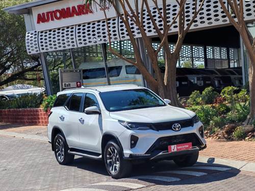 Toyota Fortuner VI 2.4GD-6 Auto 4x4