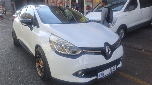 Renault Clio IV 900T (66kW) Dynamique 5 Door