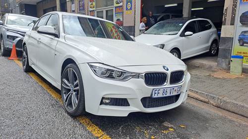 BMW 320i (F30)