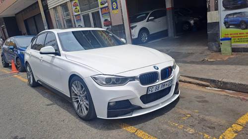 BMW 320i (F30)