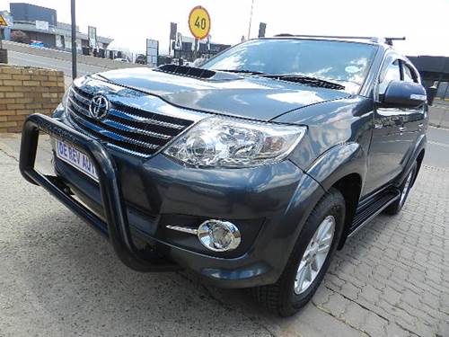 Toyota Fortuner III 2.5 D-4D VNT Raised Body Auto