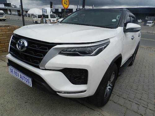 Toyota Fortuner V 2.4 GD-6 Raised Body Auto