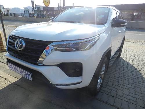 Toyota Fortuner V 2.8 GD-6 Epic Black Auto 4x4