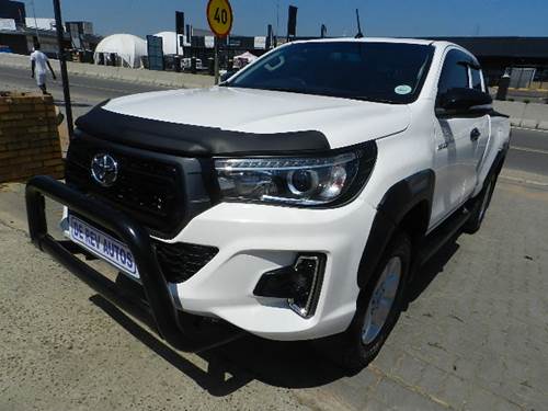 Toyota Hilux 2.4 GD-6 RB SRX Extra Cab 