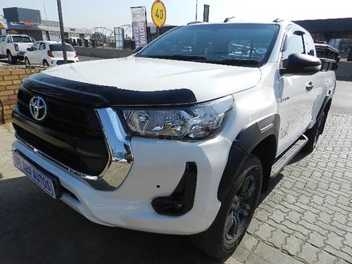 Toyota Hilux 2.4 GD-6 RB SRX Extra Cab 