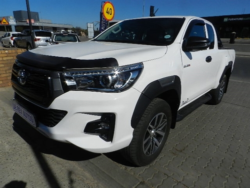 Toyota Hilux 2.4 GD-6 RB SRX Extra Cab Auto