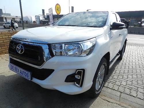 Toyota Hilux 2.4 GD-6 RB SRX Extra Cab 