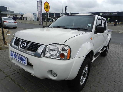 Nissan Hardbody NP300 2.4i Hi-Rider 4X4 Double Cab