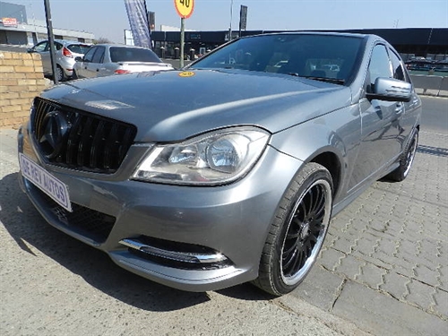 Mercedes Benz C 300 Avantgarde Edition C 7G-Tronic