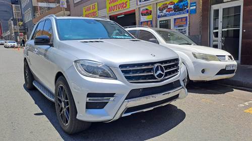 Mercedes Benz ML 500 Blue Efficiency